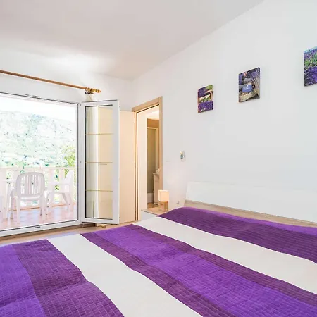 Marnic アパート ムリニ