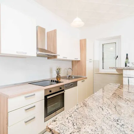 アパート Marnic ムリニ